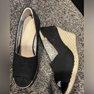 Black TOMS Wedge size 7.5